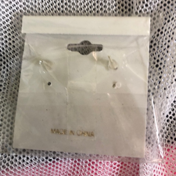 Earring new - Picture 2 of 2